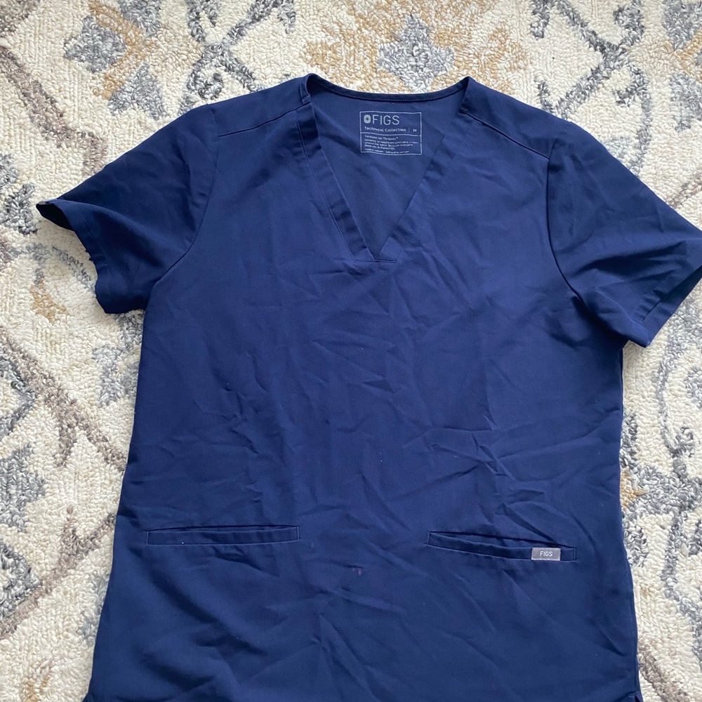 FIGS scrub top